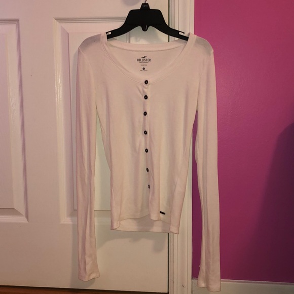 Hollister Tops - 🇺🇸FLASH SALE Hollister Womens Shirt